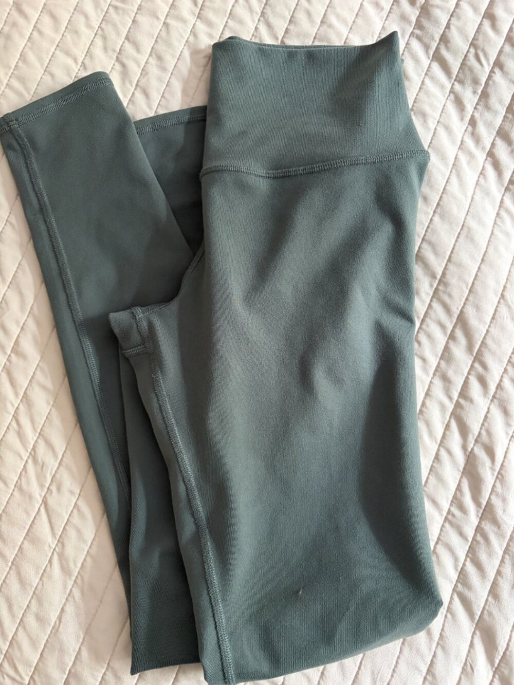 (ALO) Green leggings